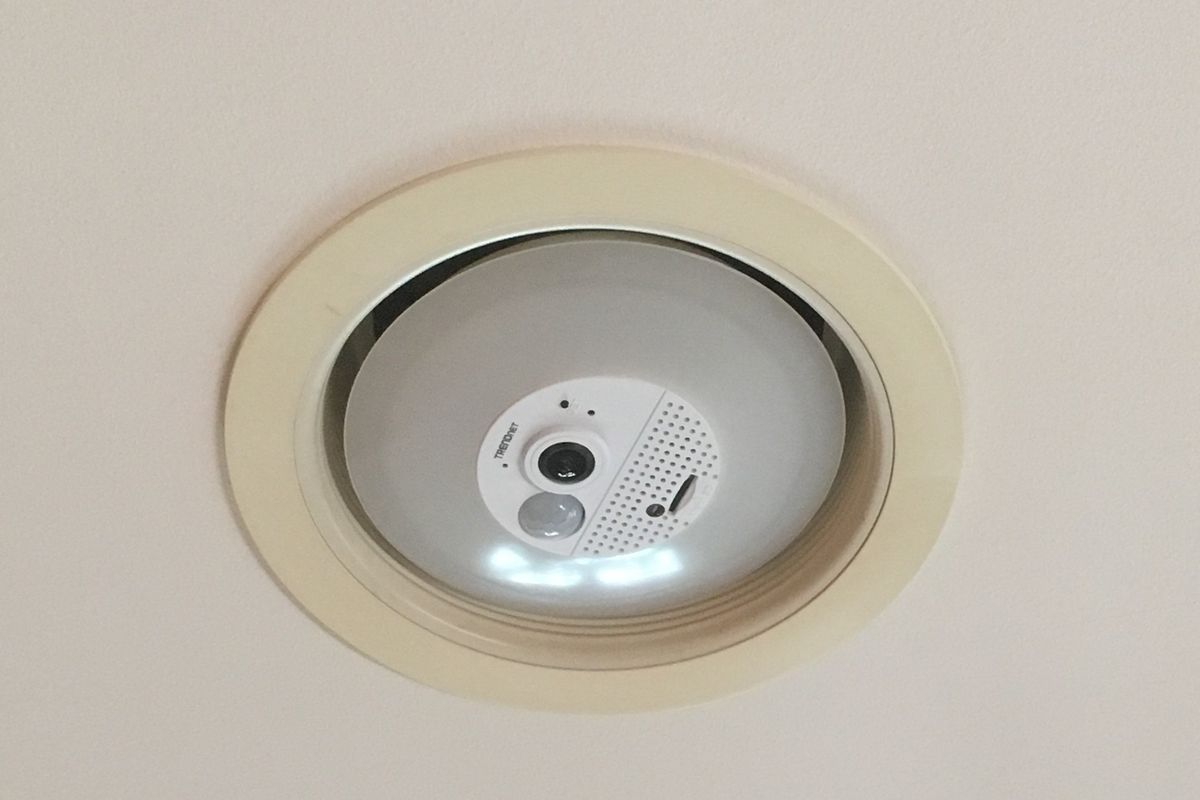 TRENDnet Indoor HD Wi-Fi Light Bulb & Surveillance Camera Review