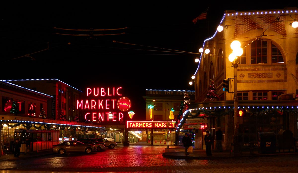 6 Places You Need To Check Out After Dark When Exploring Seattle