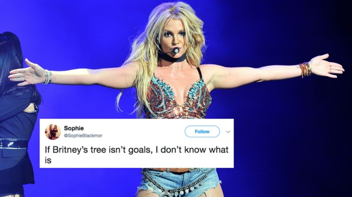 PHOTO: Britney Spears Has a Massive Christmas Tree in her Home