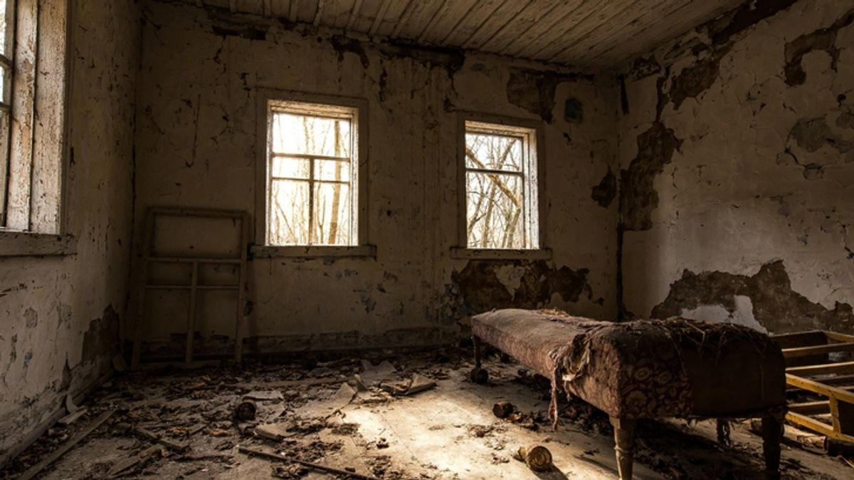PHOTOS: Journalist Julie McDowall Visits Abandoned Chernobyl Sites