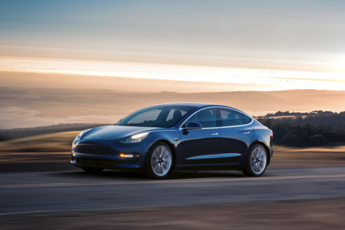 Analyst: Tesla to miss delivery expectations of Model 3 again