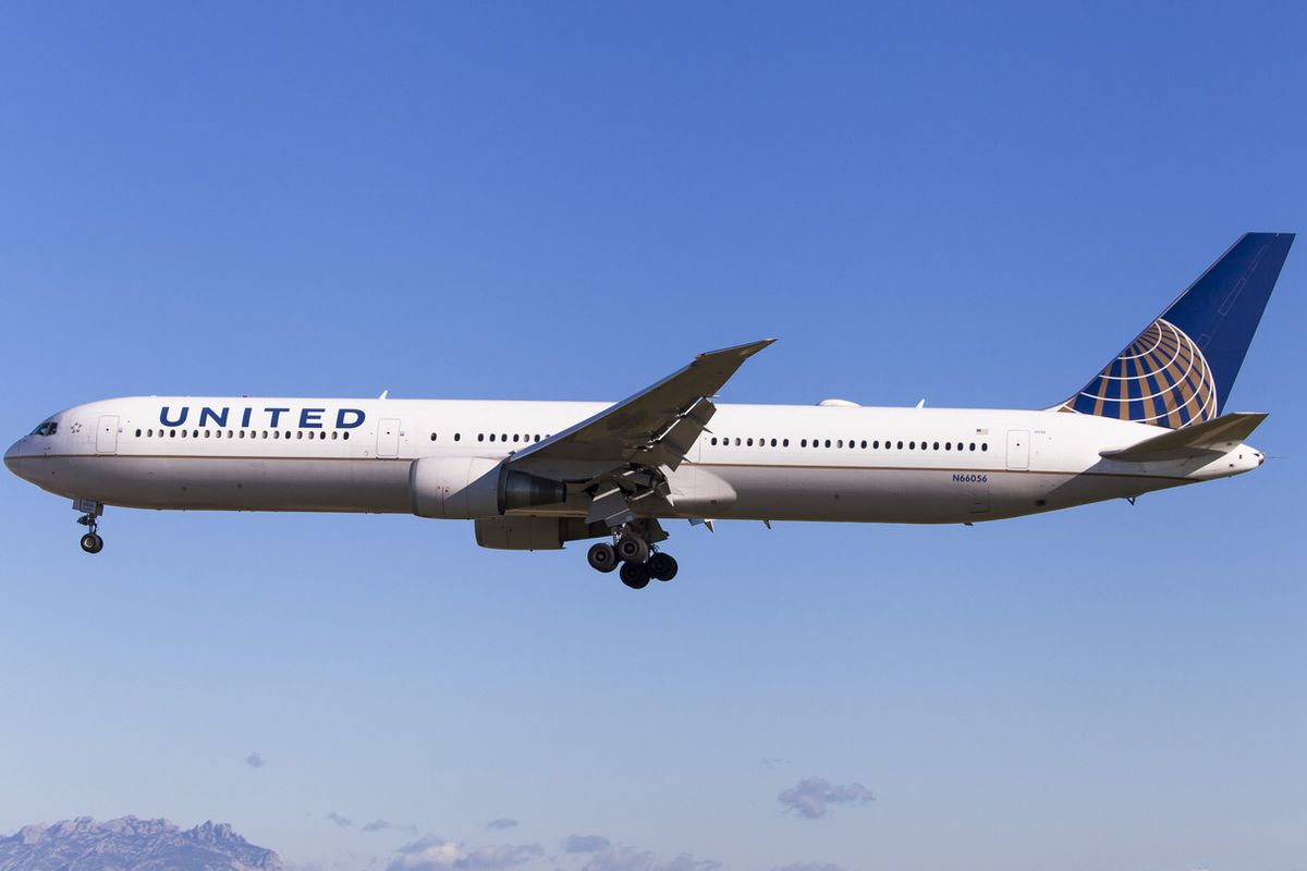 United Airlines expands features to accommodate more smart devices