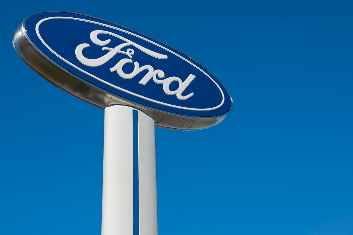 Ford will get its self-driving fleet running “at scale” by 2021