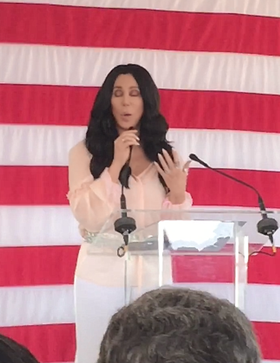 Cher Stumping For Hillary Clinton Is Bestest Thing Your Gay Ass Will See All Week