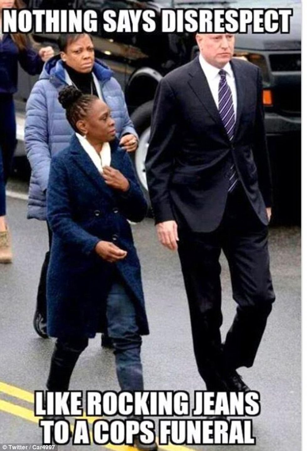 NYC Mayor's Wife Wore Old Dungarees To NYPD Funeral, Says Everyone On The Facebooks