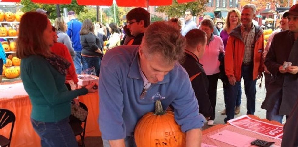 It's The Great Pumpkin Riot, Scott Brown