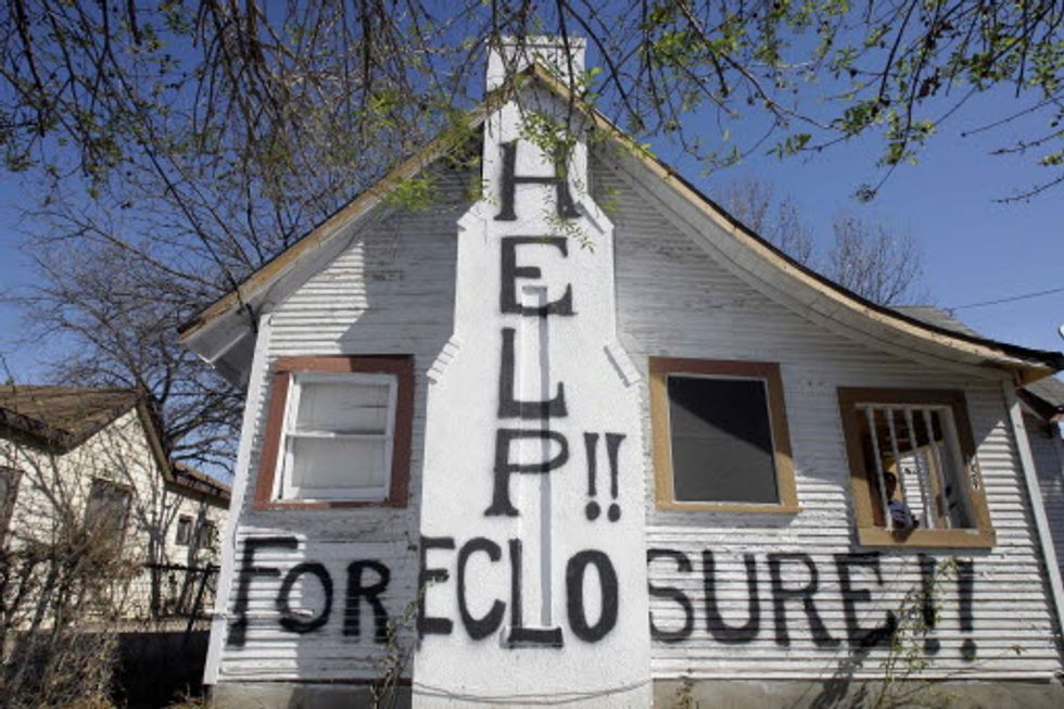 Wells Fargo Accidentally Forecloses on Wrong House, Throws Away Couple's Precious Memories