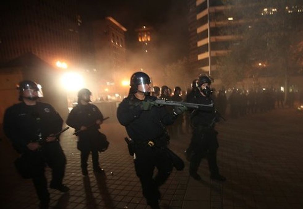 500 Riot Cops Attack #OccupyOakland With Tear Gas, Rubber Bullets