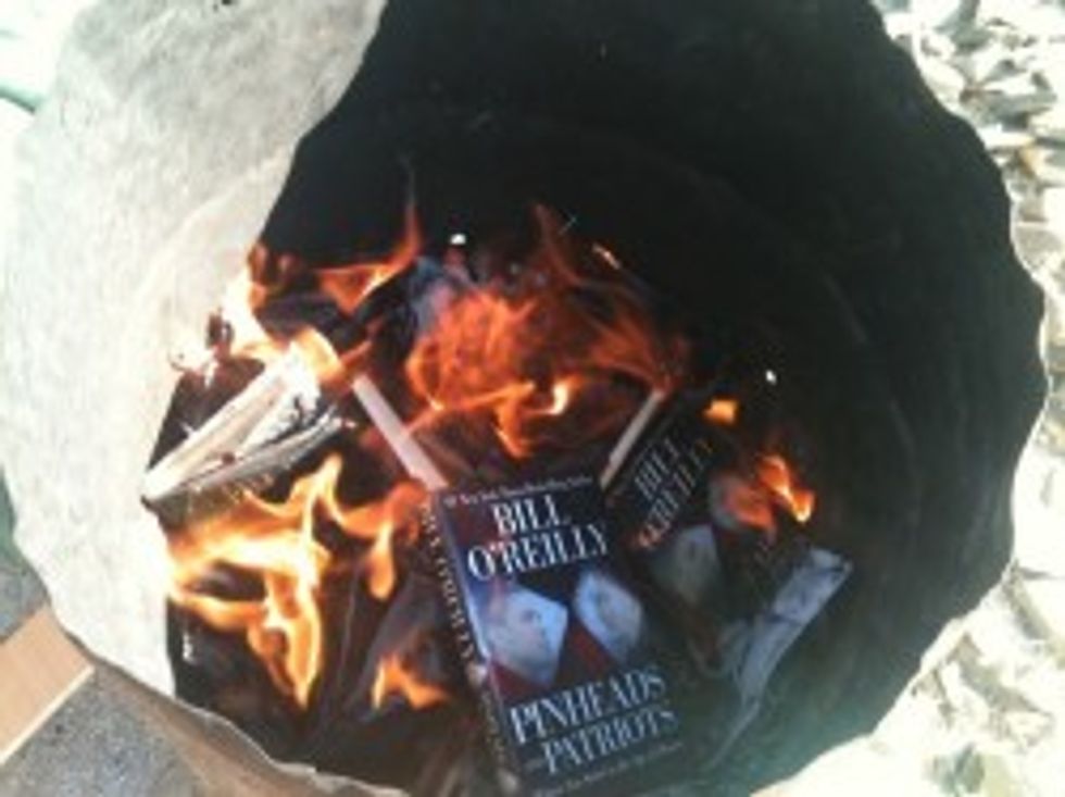 Soldiers In Afghanistan Burn Annoying Bill O'Reilly Books Someone Sent