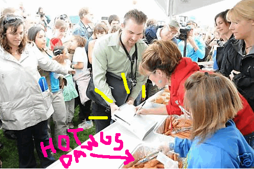 Weird Canadian Still Trying To Sell Electronic Box Signed By Sarah Palin