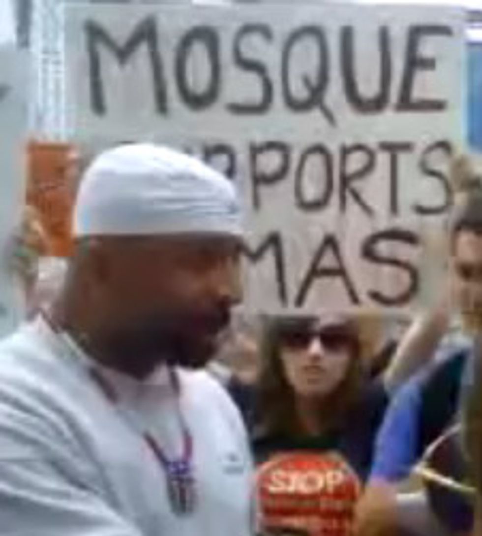 Yokel Slobs Protesting NYC Mosque Mistake Local Black Carpenter From WTC Construction Site For Scary 9/11 Muslim