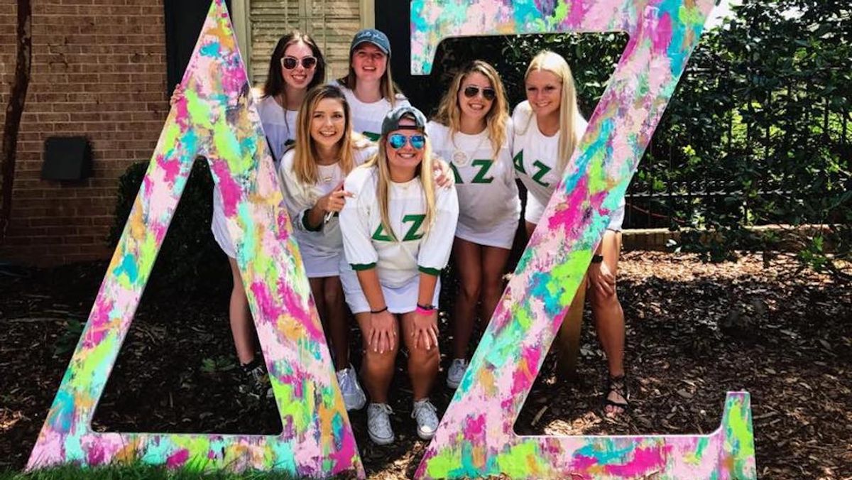 10 Things The Sensible PNM Brings With Her To Sorority Recruitment