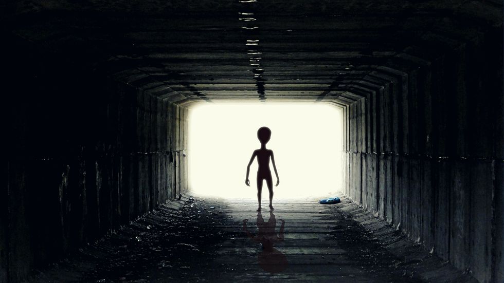 3 Conspiracies That Might Make You Believe In Aliens