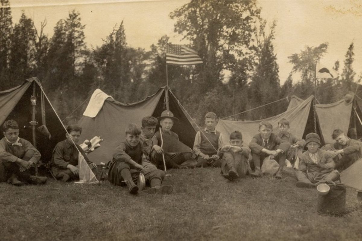 Donald Trump Pitches Tent As Government Erects First Kinder-Camp