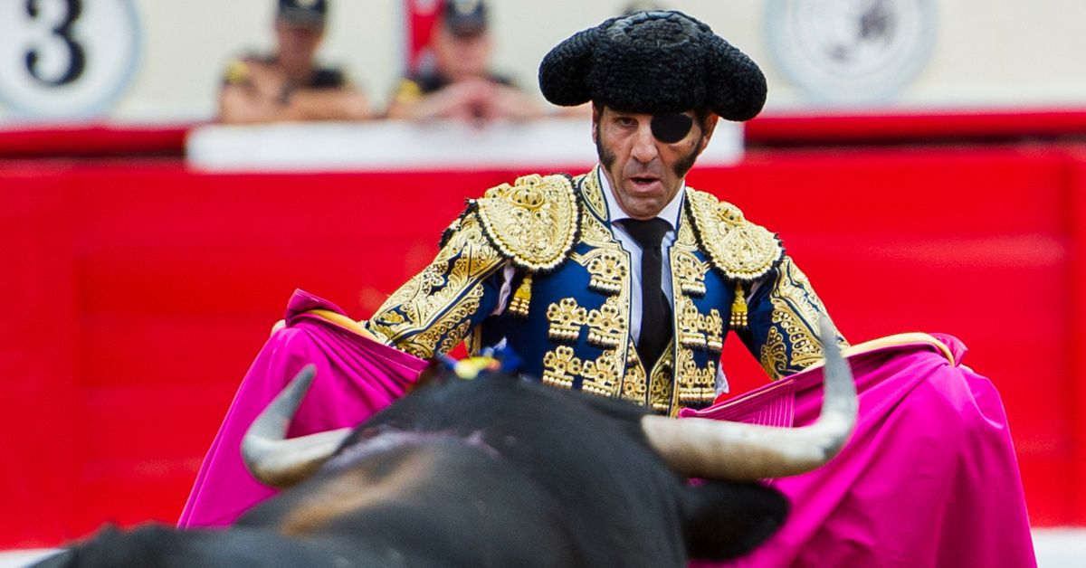 One-Eyed Matador Gets An 8-Inch Chunk Of His Scalp Ripped Off By An Angry Bull ðŸ˜±