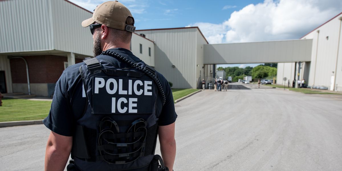 Over 100 Politicians Want ICE Abolished
