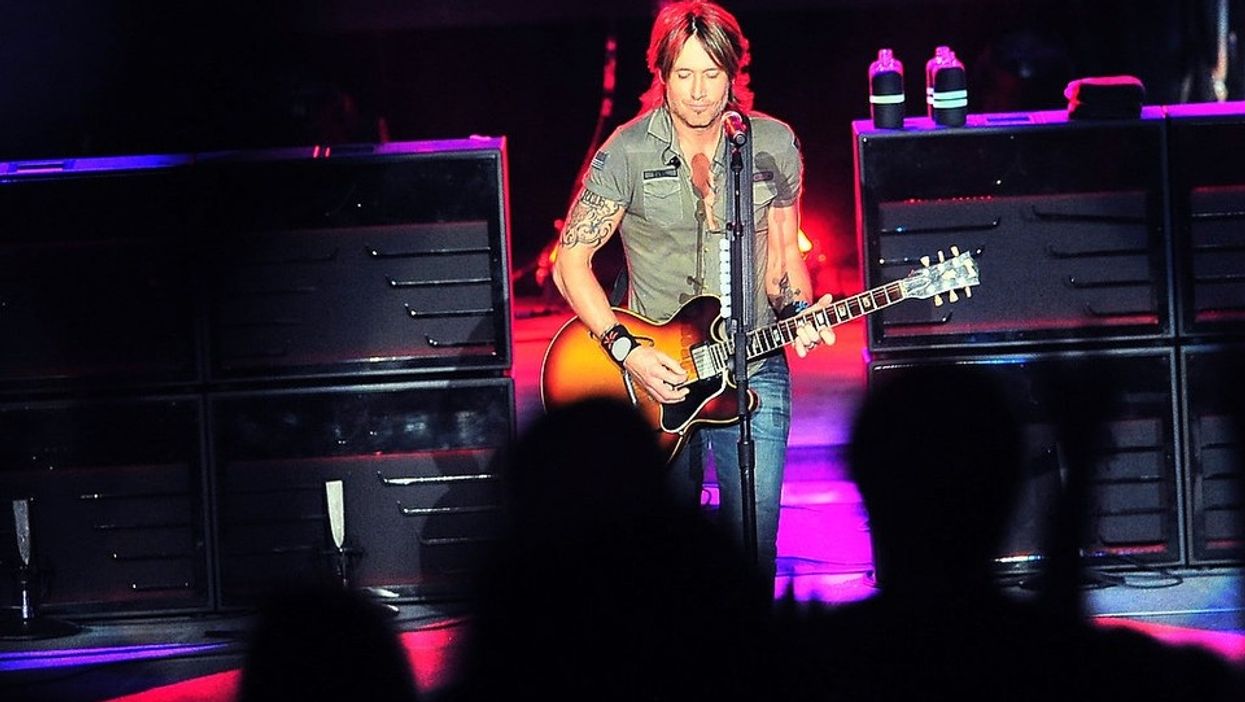 A woman didn't recognize Keith Urban and paid for his snacks