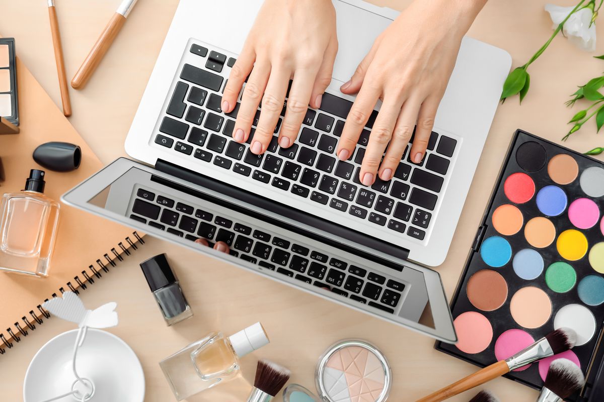 What Does Choosing and Applying Eyeshadow Teach us About Coding?