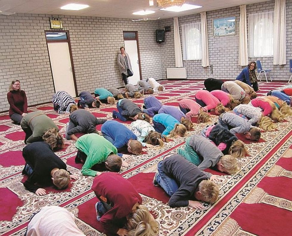 Alunni olandesi condotti a visitare le moschee e gridare «Allah Akbar»