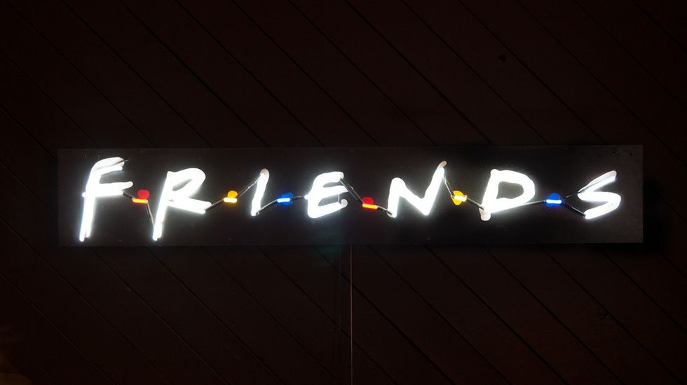 11 Things I do with my best friends just to hang out with them