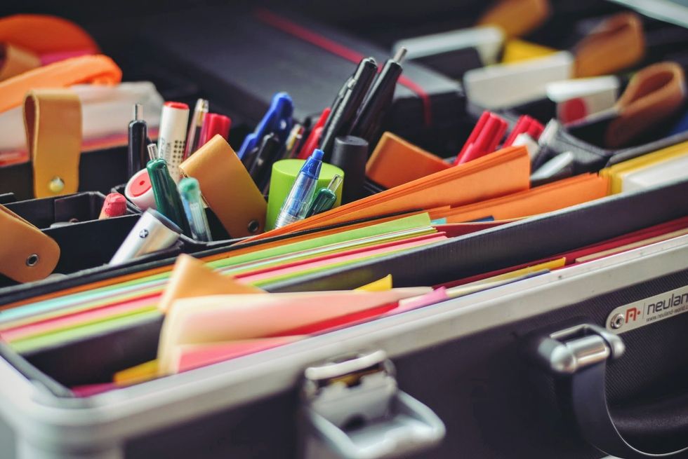 15 Supplies Every Accounting Major Needs To Have In Their Backpack Daily