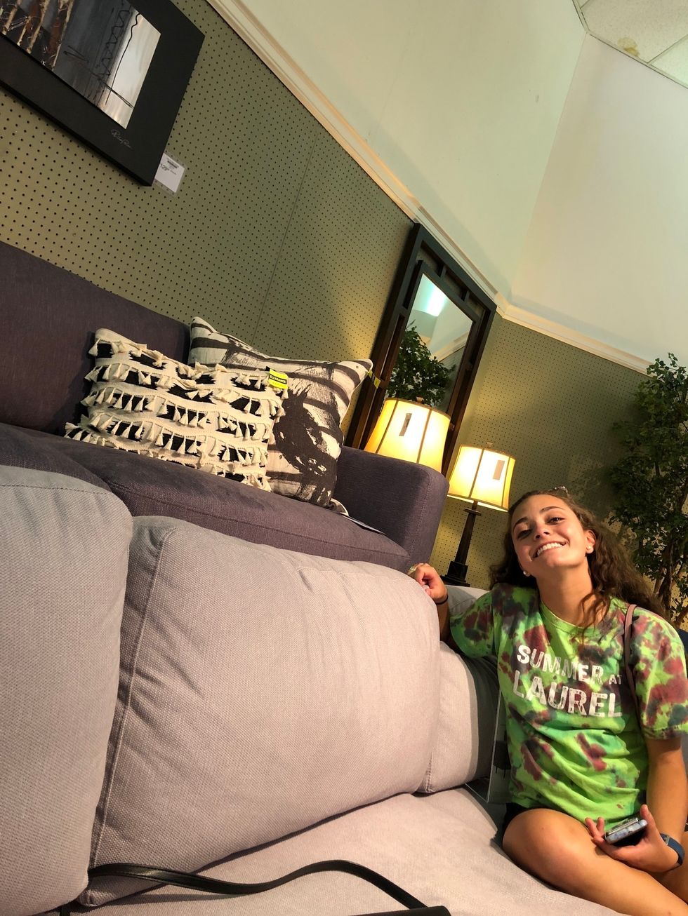 What You Need To Know About Decorating Your College Apartment On A *Very* College Budget