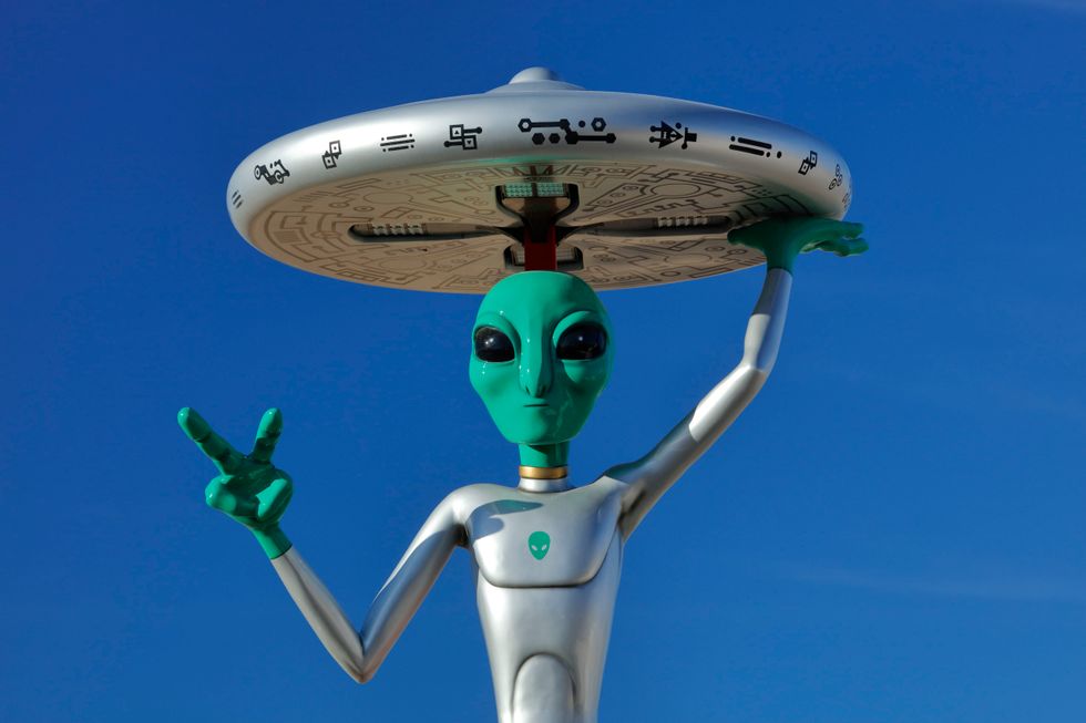 People Imagine What The Most Troubling Message From Aliens Humanity Could Receive