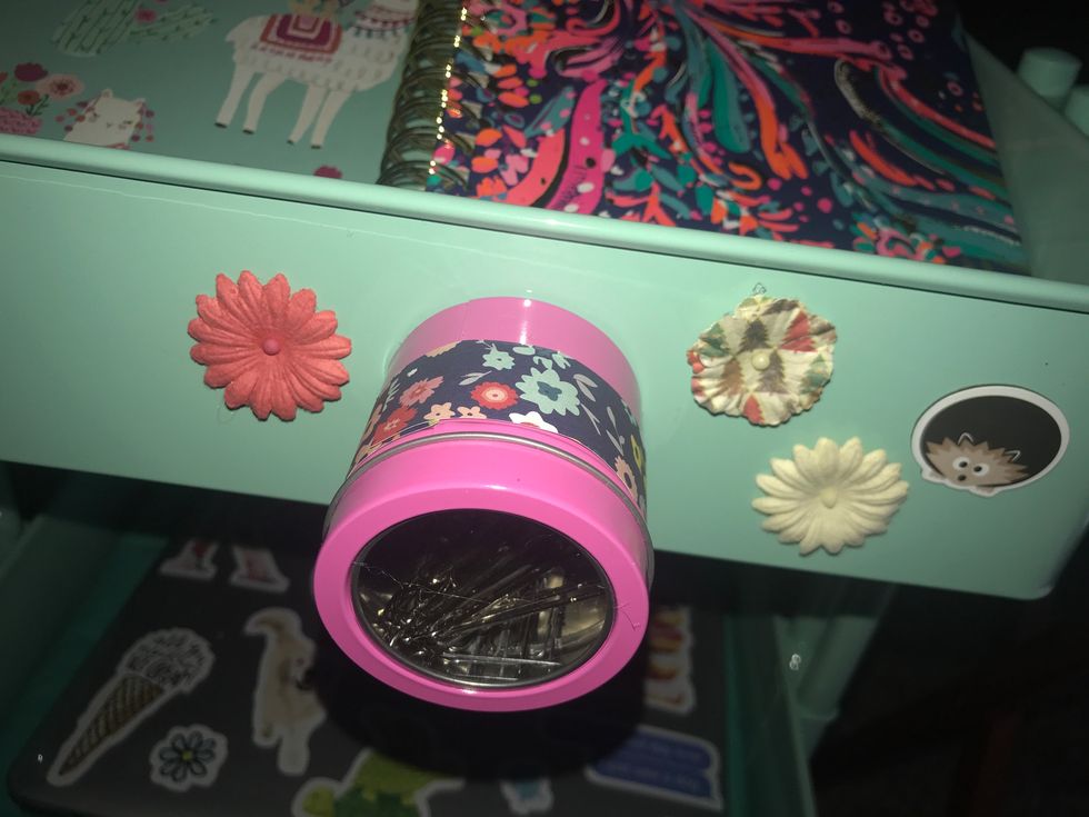 7 Cute And Simple Dorm Decor And Organization