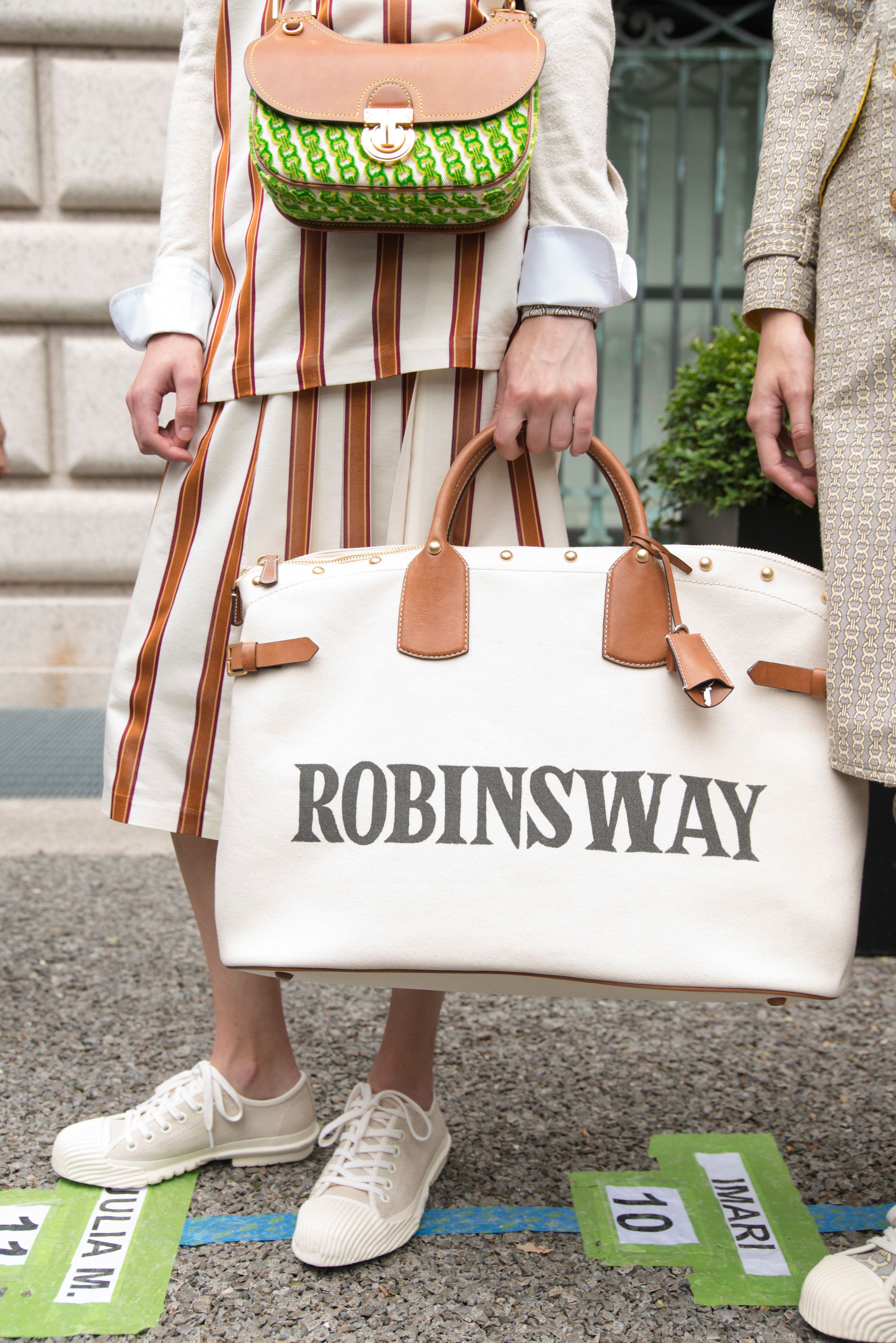 tory burch robinsway tote