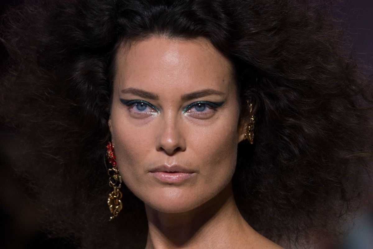 '90s Supermodel Shalom Harlow Returns to the Versace Runway