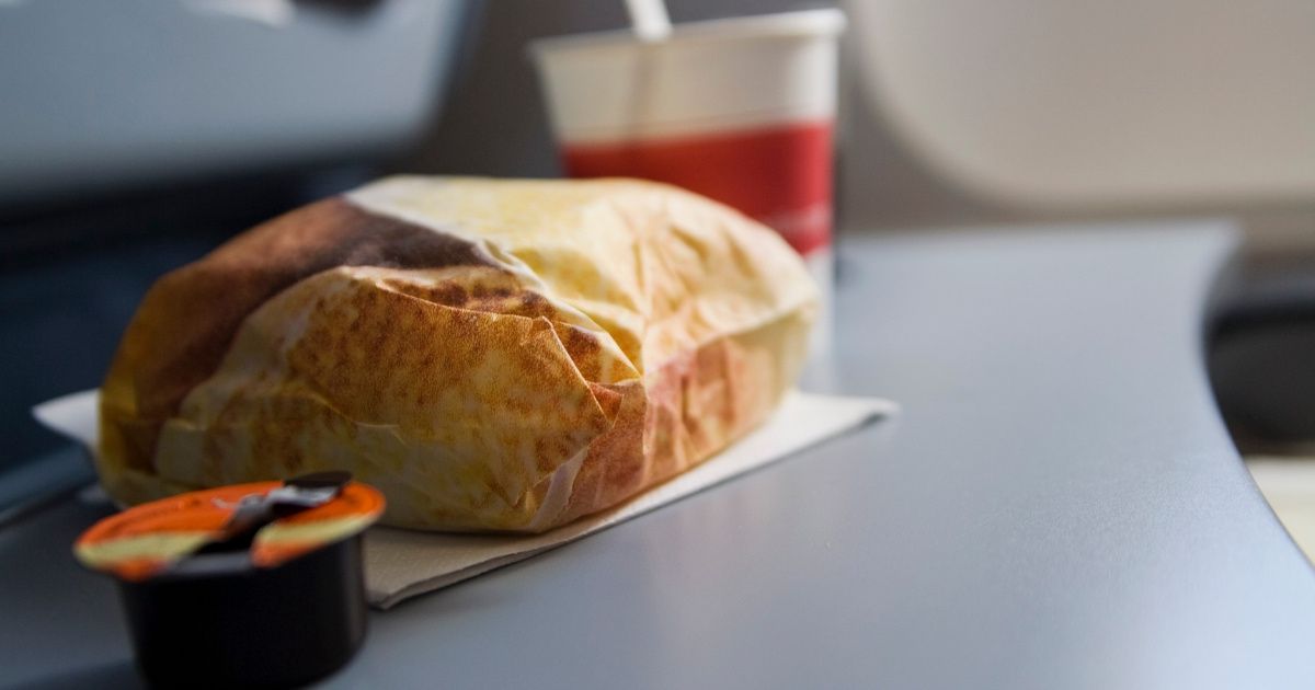 Airline Failed To Use Defibrillator On Dying Teen After Baguette Caused Fatal Allergic Reaction