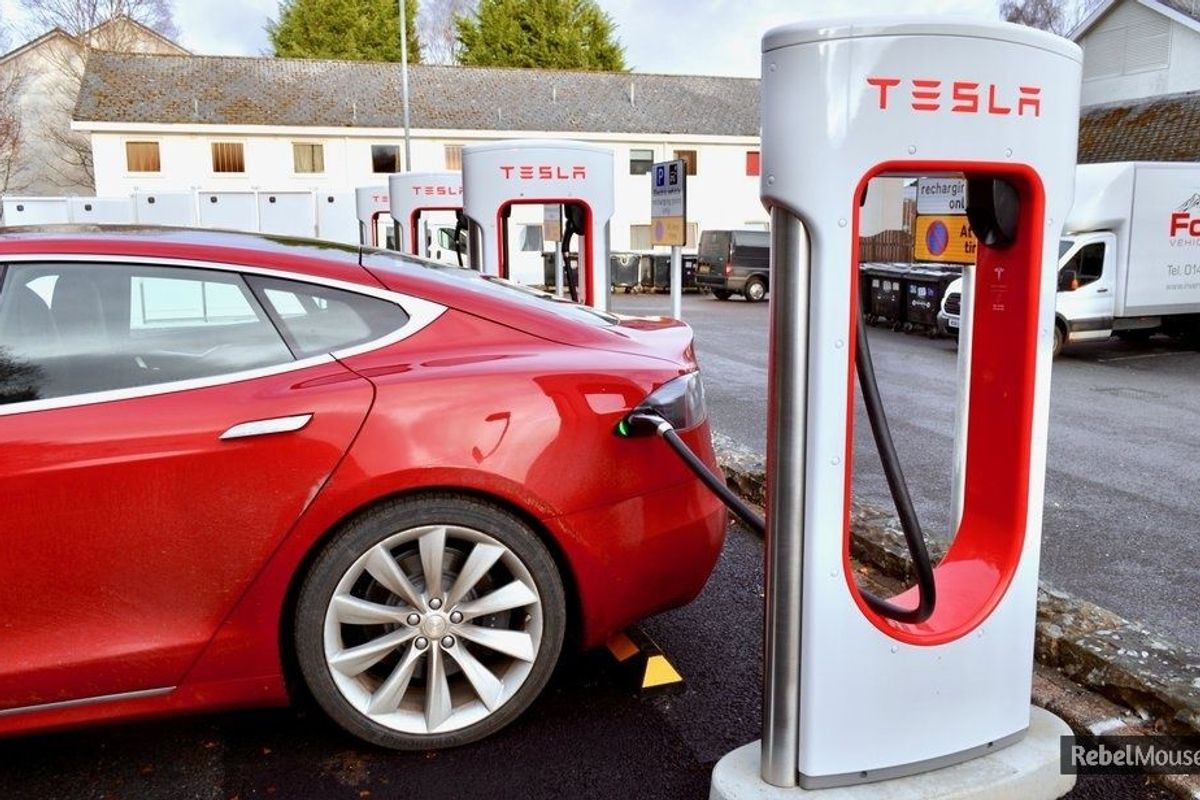 Tesla to end free and unlimited Supercharging today