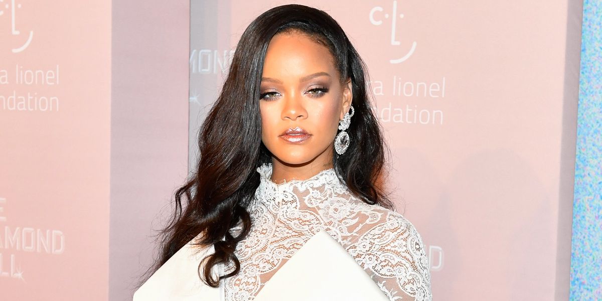 Rihanna Uses Highlighter in Places We'd Never Think to Highlight