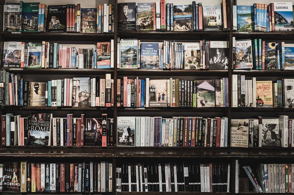 10 Habits You Develop When You're A Bibliophile Through And Through