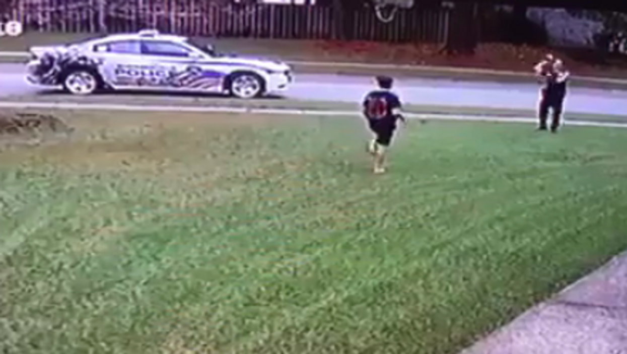South Carolina police officer stops to play catch with boy who was throwing ball all alone