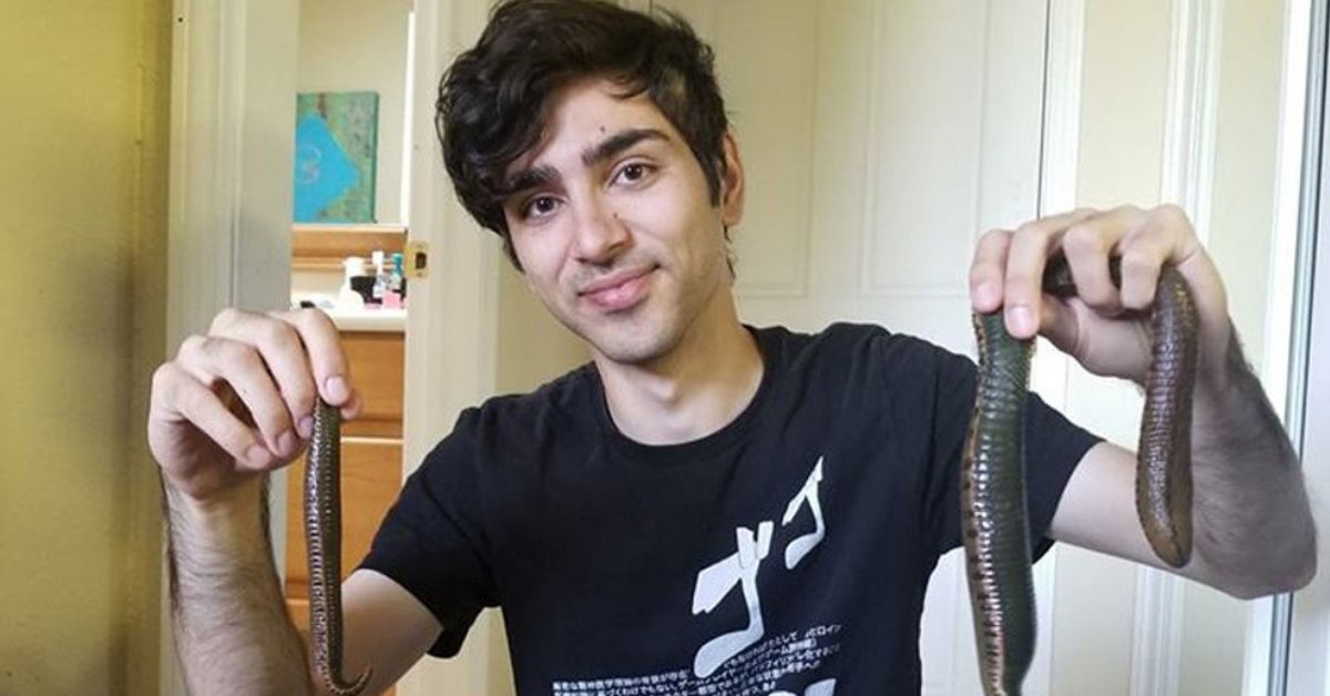 Man Lets His Pet Leeches Suck His Blood, Claiming It Makes Him Healthier