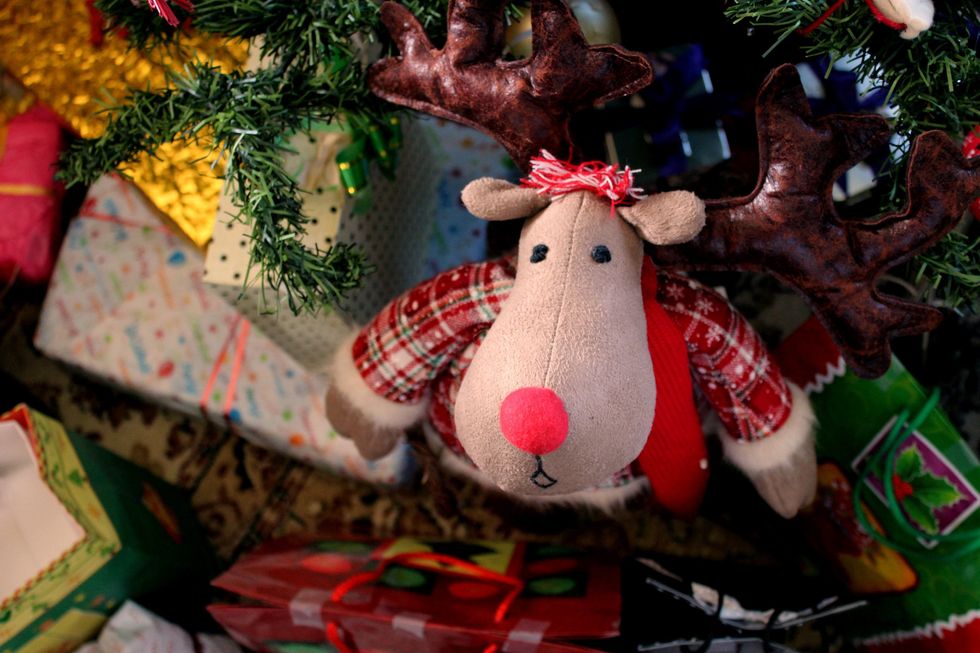 8 Christmas Traditions To Look Forward To This Holiday Season