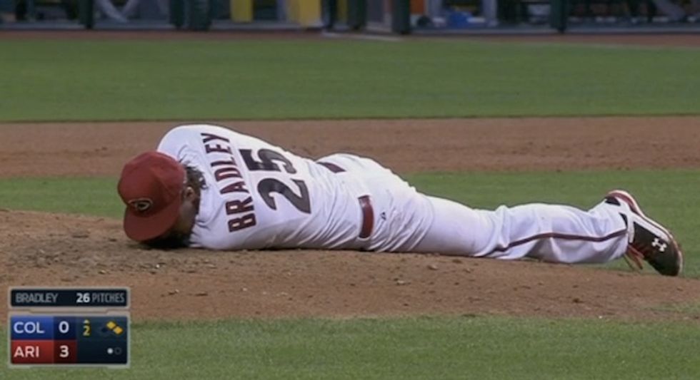 Scary Moment Caught on Video MLB Pitcher Hit in the Face by Screaming