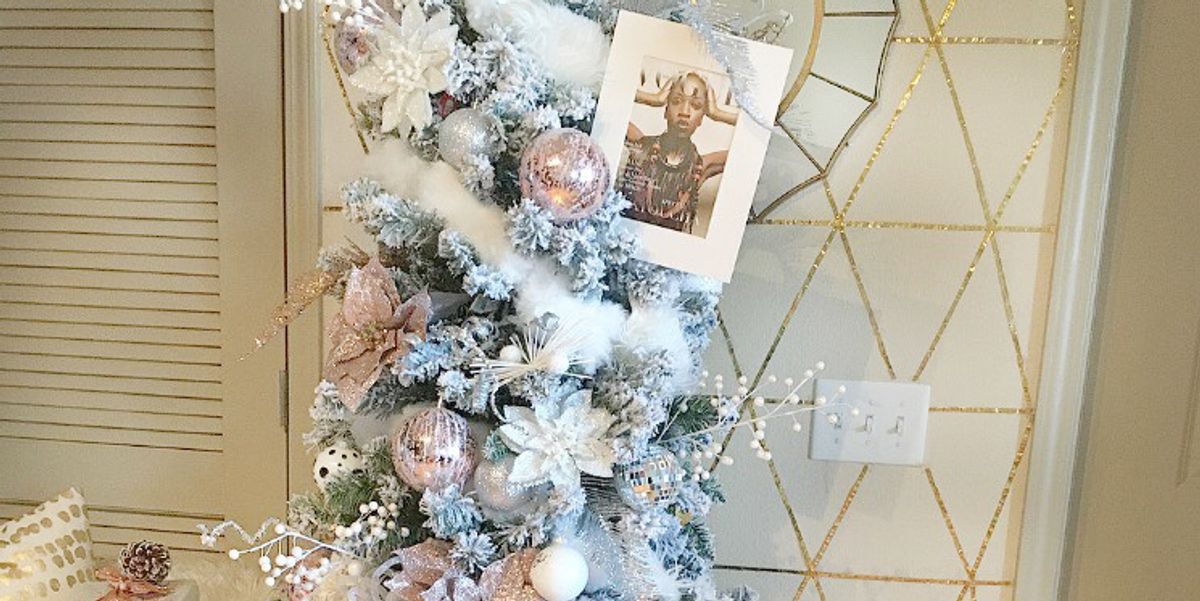How To Decorate A Glam-Inspired Christmas Tree