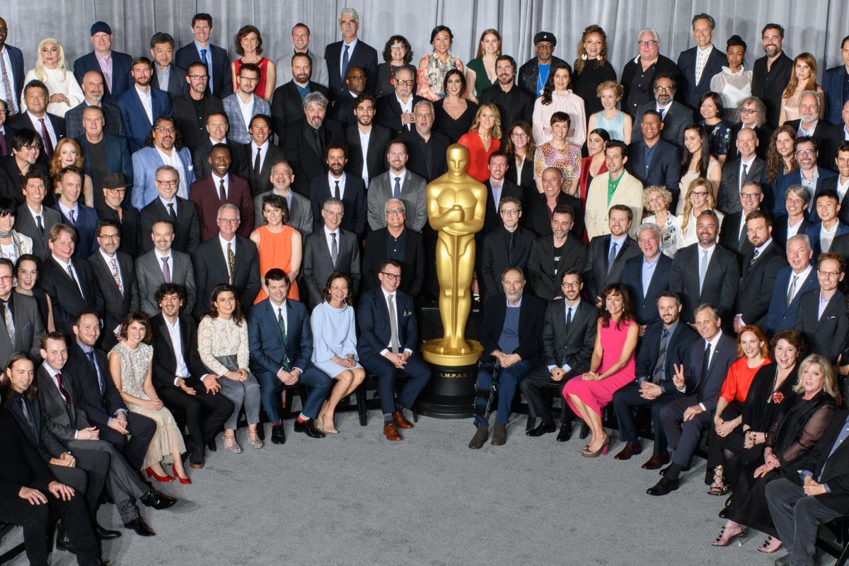 We Zoomed in on the 2019 Oscar's Class Photo and YIKES