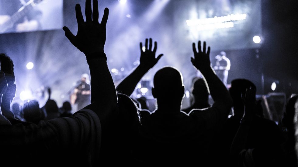 20 Worship Songs For When Your Anxiety Is In Control