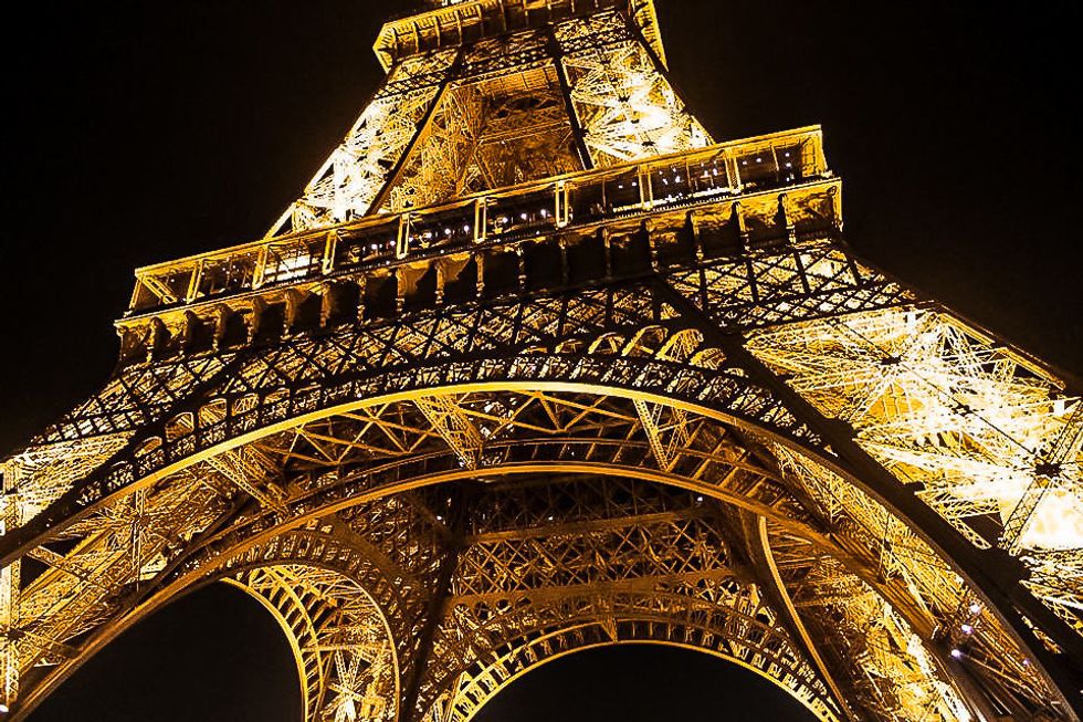7 Reasons To Go To Paris With Your Best Friend Over A Boy