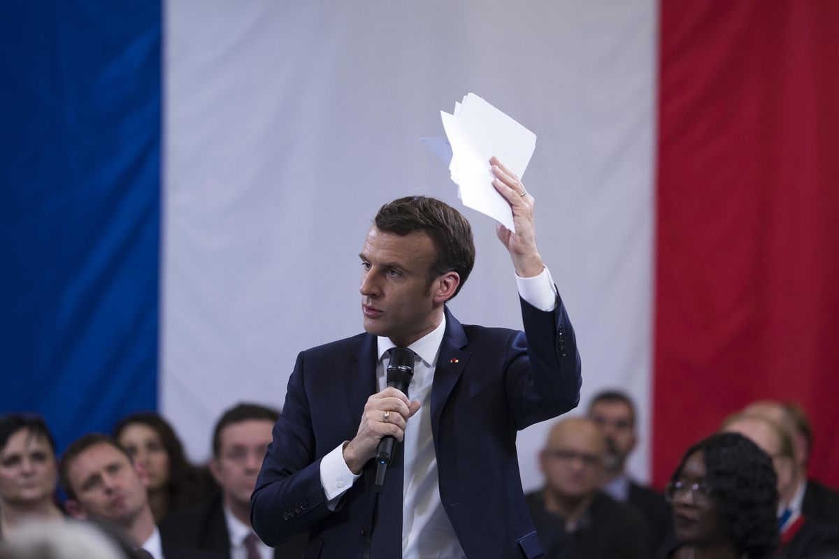 Macron guida gli sciacalli d’Europa