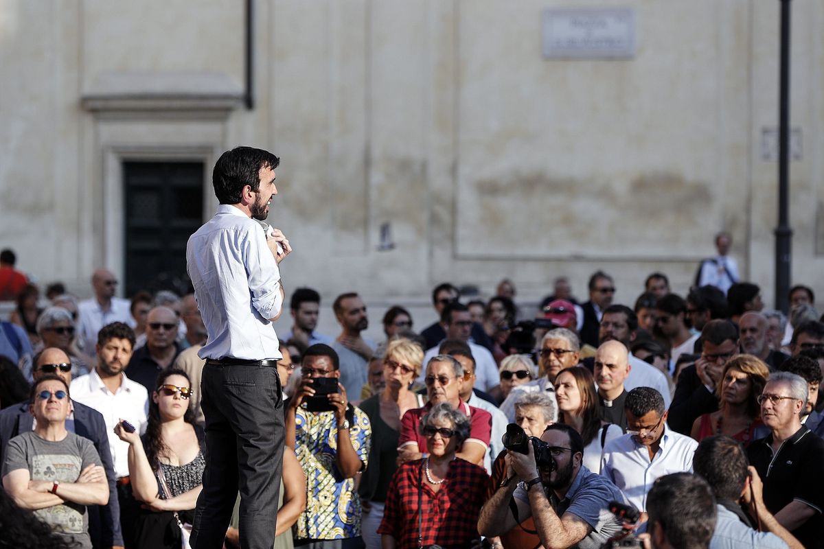 Il Pd «in piazza contro l’odio» s’ispira a chi vuole Salvini a piazzale Loreto
