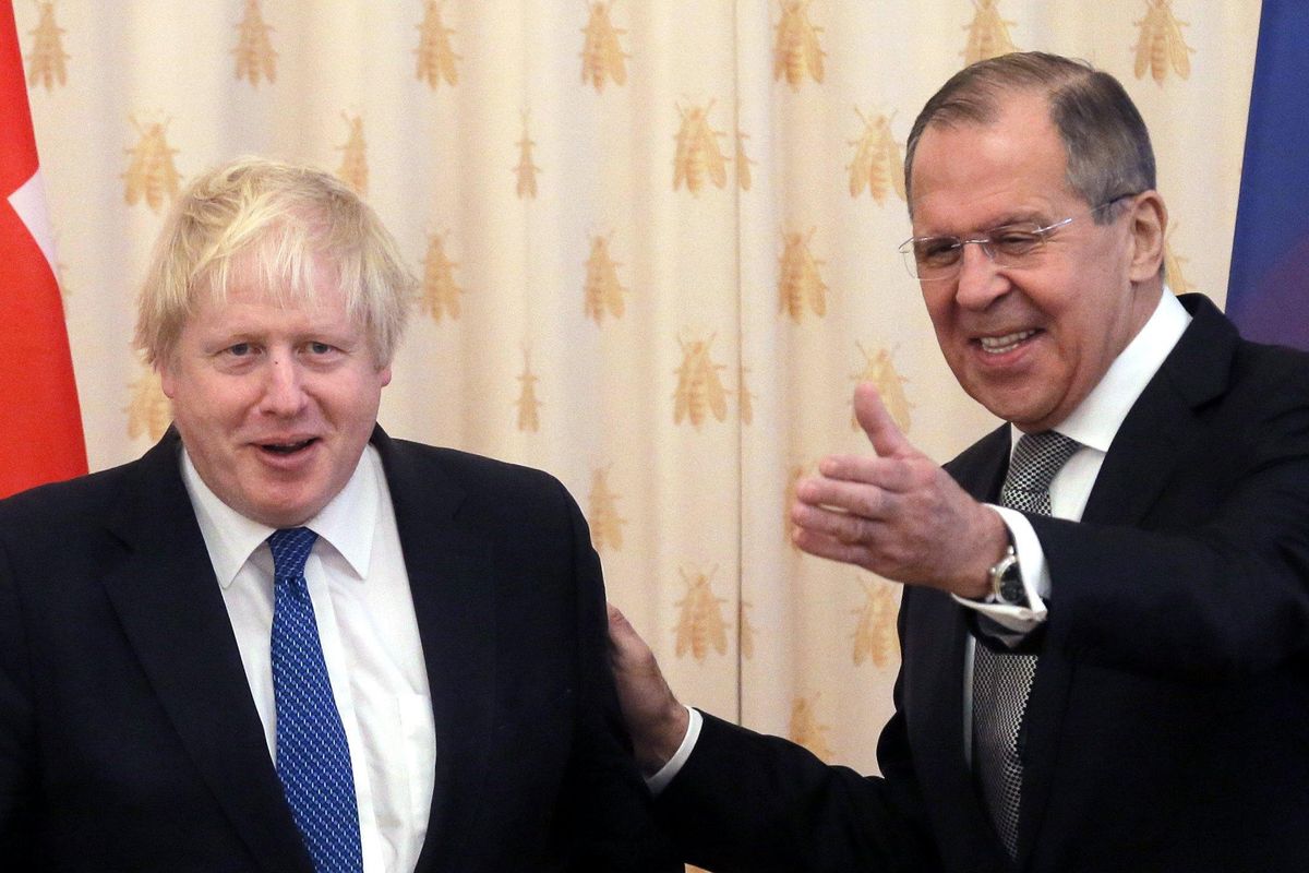 Boris Johnson minaccia sanzioni per fermare le scorribande russe a Londra