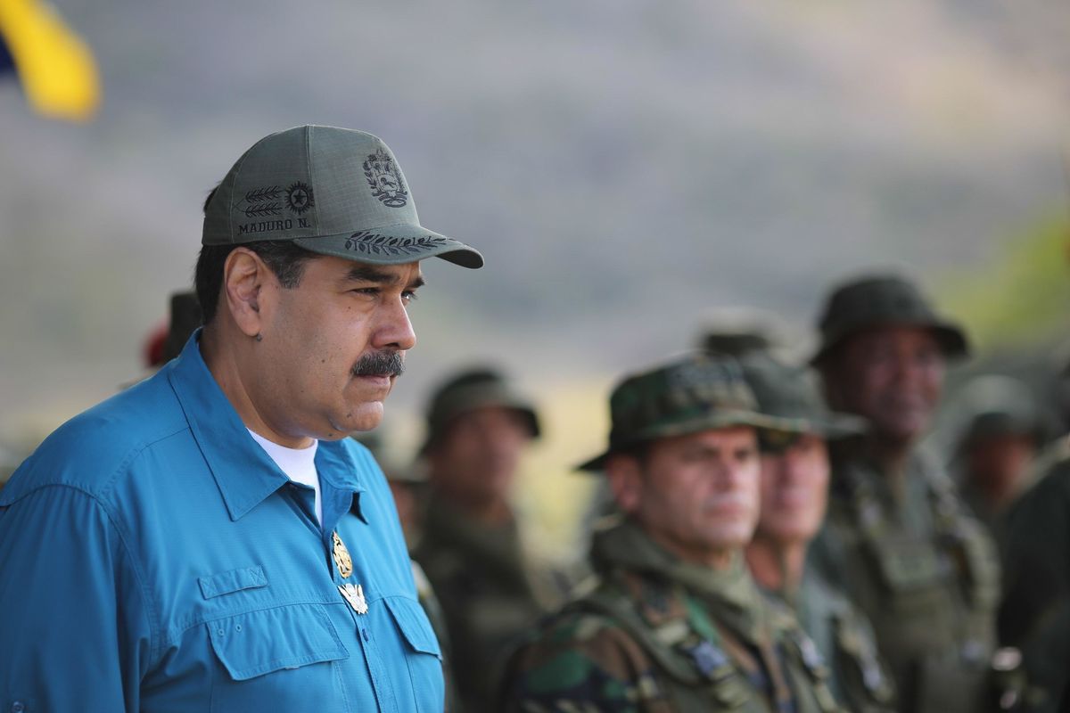 Trump congela gli asset del «dittatore» Maduro