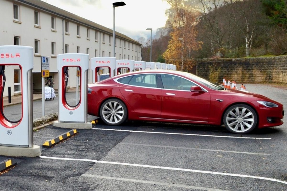 Tesla increases Supercharger prices again, by around 33 percent