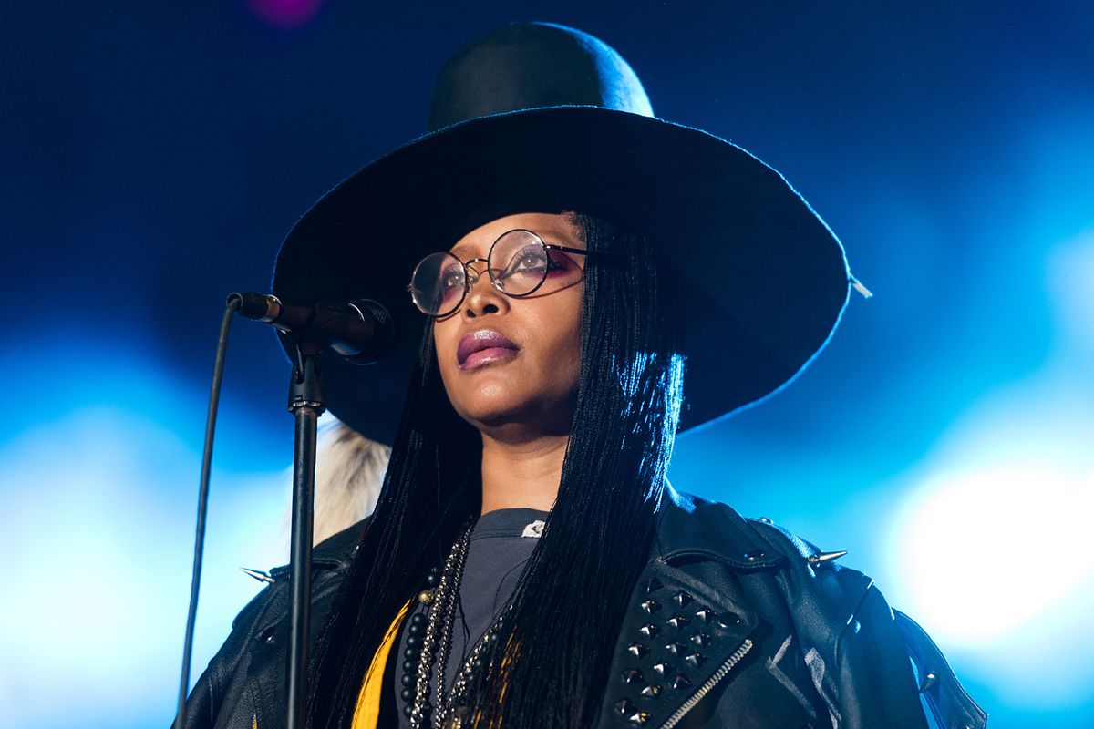 Erykah Badu Defends R. Kelly with “Unconditional Love”
