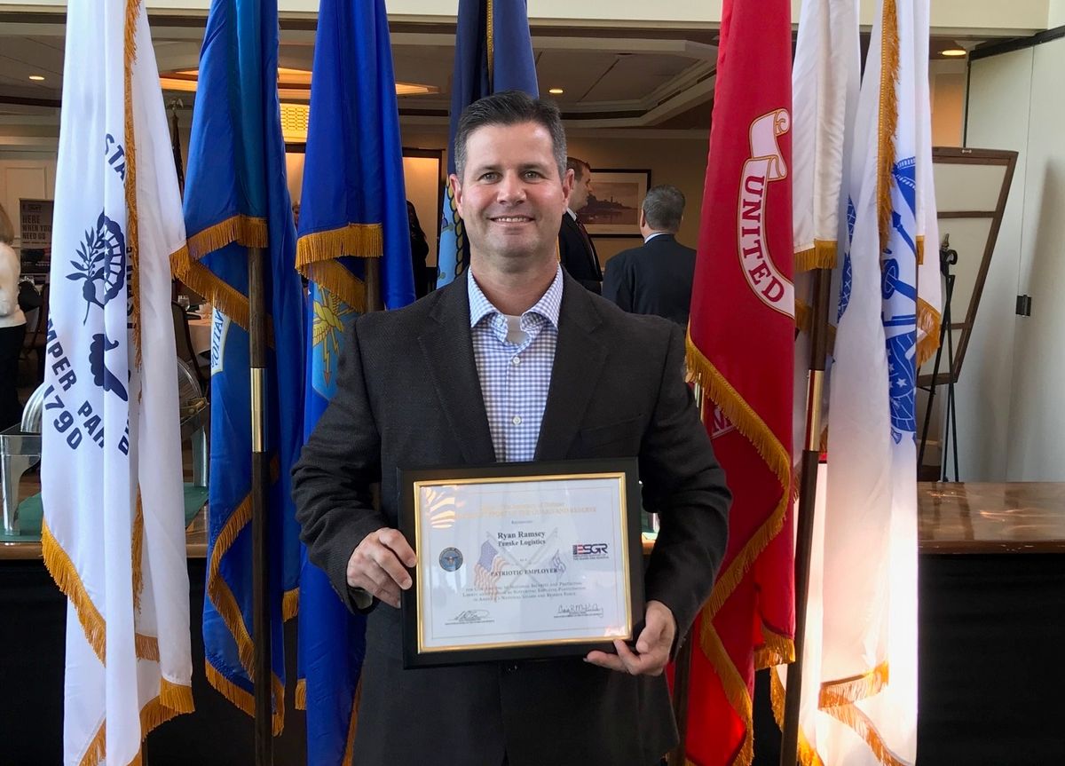 Penske Logistics Manager Awarded Patriot Award for Military Support