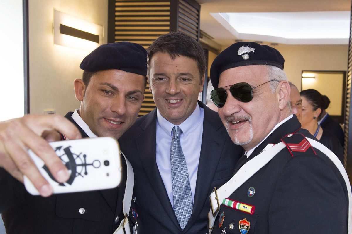 Renzi vuole il controllo degli 007 ma dovrà dare battaglia a Minniti